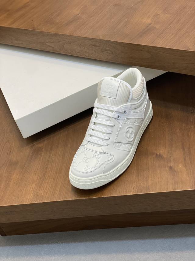 Gucci - High quality original - Upper: Nappa calf leather, Lychee grain calf leather, computer embroidery brand totem - Inner: Water dyed calf leather - outsole: Ultra light TPU rubber; Two tone molded outsole - Ultra high quality control workmanship