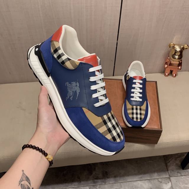 New: Factory price: Burberry's latest popular casual shoes, top brand luxury~purchasing agent, top quality~quality. The shoe upper is made of imported breathable cowhide with breathable sheepskin material, and the foot pads are finely crafted. Origin