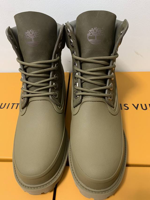 L Family Collaboration P: Couple Size: Women's 35-40 Men's 39-44 45 Customized Timberland Collaboration Via Instagram Lv Early Autumn Timberland Big Yellow Boots