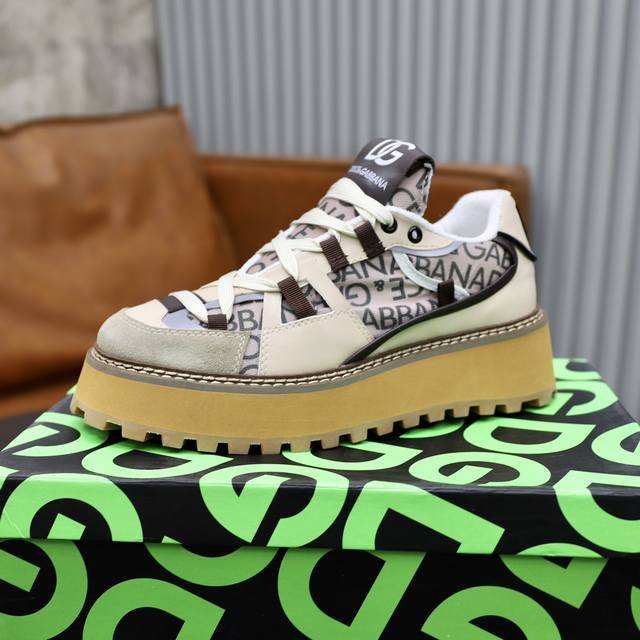 Official website synchronization, couple style DOLCE