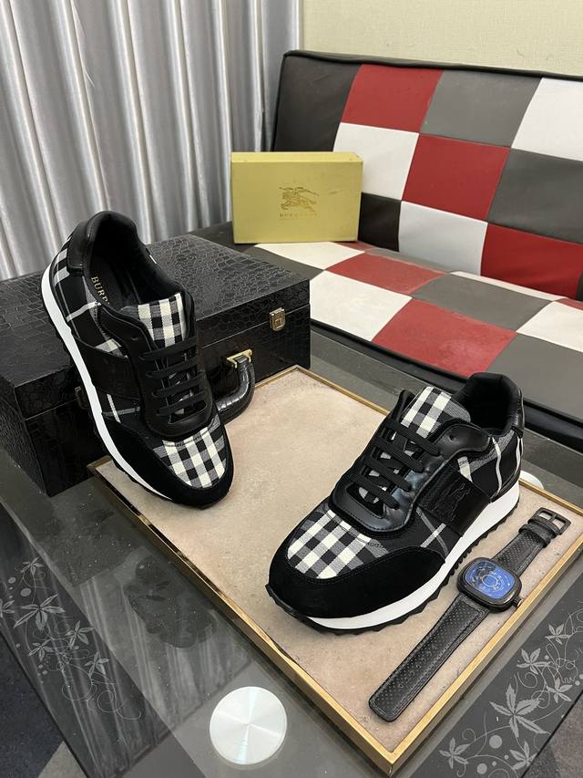 Burberry men's fashionable and trendy casual shoes, with high-quality imported cowhide brand special printed fabric on the upper, breathable sheepskin lining and foot pads, exquisite workmanship, high-end atmosphere, and a fashionable model shape. Ru