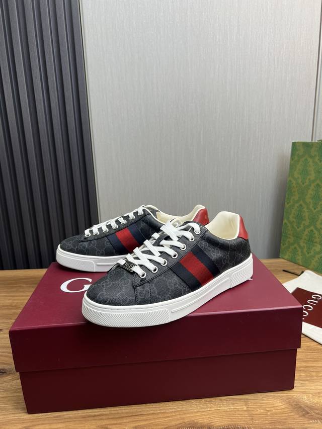 Factory price GUCCI Gucci Classic hot selling white shoes all year round. Standard sizes: women's sizes 35-40, men's sizes 38-44, women's and men's sizes 45. Customizable levels: official website. Original order quality material: original leather, or