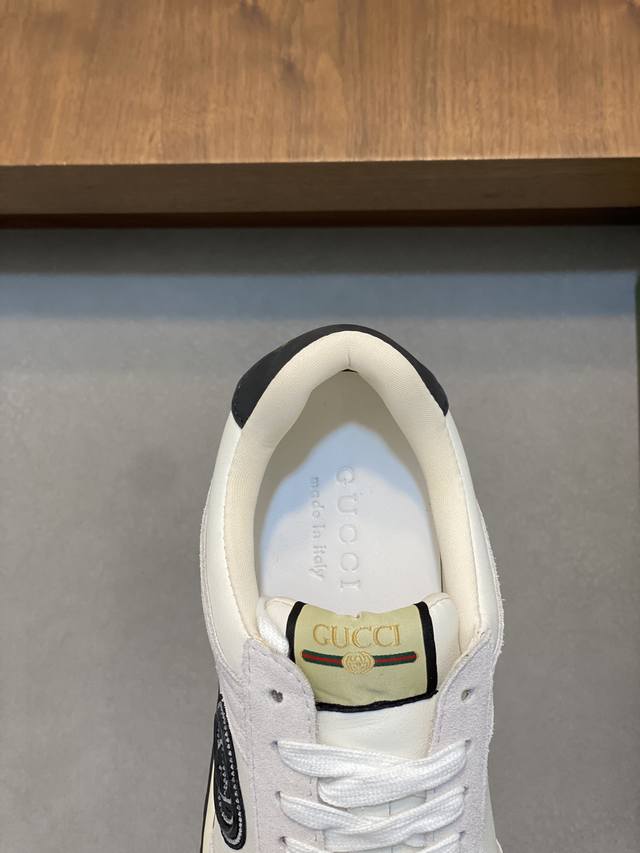 Gucci - High quality original - Upper: Nappa calf leather, Lychee grain calf leather, computer embroidery brand totem - Inner: Water dyed calf leather - outsole: Ultra light TPU rubber; Two tone molded outsole - Ultra high quality control workmanship