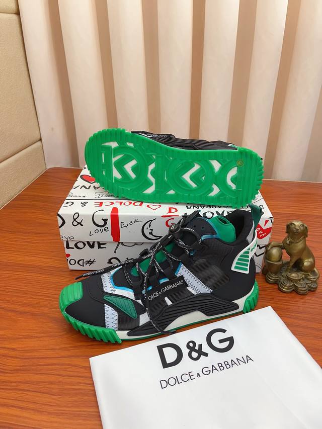 Actual price: The new Dolce&Gabbana top of the line original DG heavy industry series, the new casual and fashionable shoe version is simple and atmospheric, fashionable and exclusive, stylish and generous. Original imported calf leather with comfort