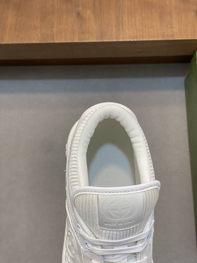 Gucci - High quality original - Upper: Nappa calf leather, Lychee grain calf leather, computer embroidery brand totem - Inner: Water dyed calf leather - outsole: Ultra light TPU rubber; Two tone molded outsole - Ultra high quality control workmanship