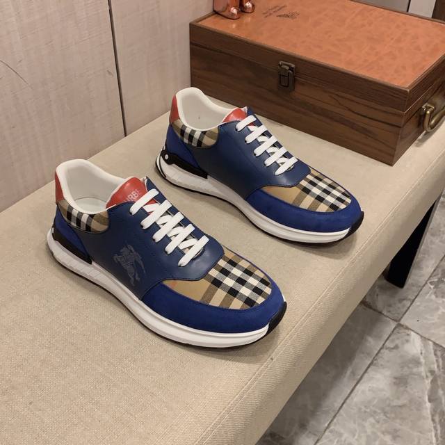 New: Factory price: Burberry's latest popular casual shoes, top brand luxury~purchasing agent, top quality~quality. The shoe upper is made of imported breathable cowhide with breathable sheepskin material, and the foot pads are finely crafted. Origin