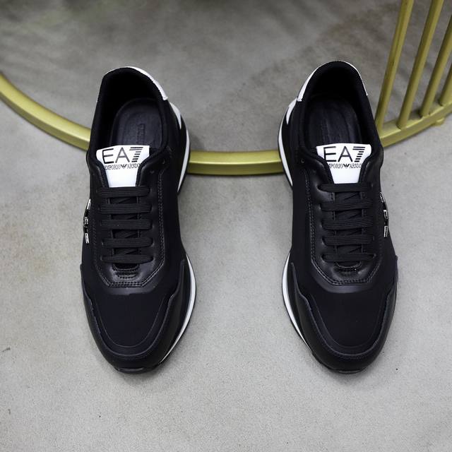 Brand: Armani ARM NI Standard Code: 38-44 45 Customized Grade: Same as on official website Material: Original fabric Comfortable and breathable inner foam Lightweight and wear-resistant outsole Style Category: Men's fashion casual shoes Running sport