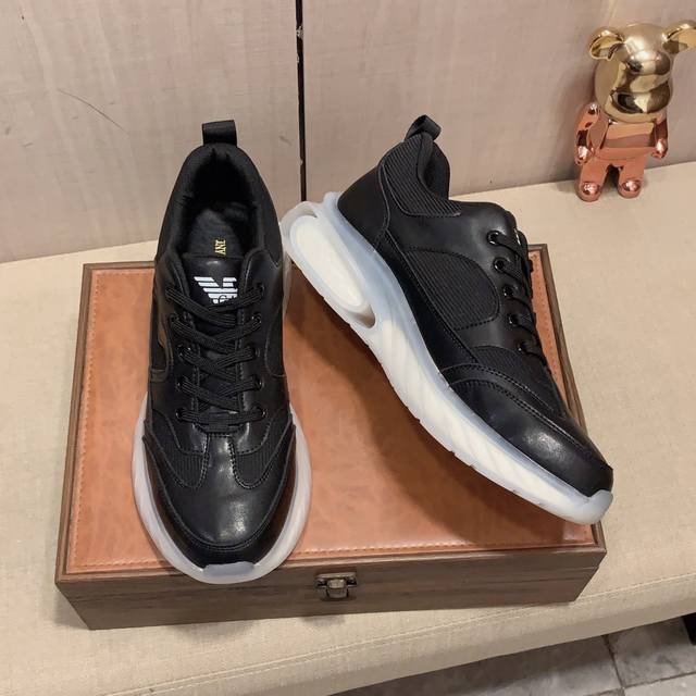 New: Factory price: Armani Armani * latest popular casual shoes, top brand luxury~purchasing agent, top~quality. The shoe upper is made of imported breathable cowhide with breathable sheepskin material, and the foot pads are finely crafted. Original 