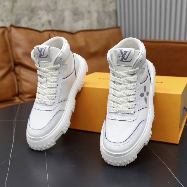 The official price of the new Louis Vuitton * L * V SPACE Lander casual shoes from LV is RMB. This casual shoe comes from the 2024 early autumn series and is made of Monoarm denim fabric. The official price of the new Louis Vuitton * L * V SPACE Land