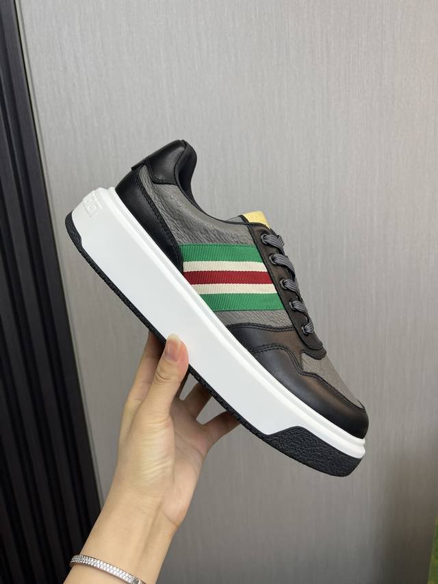 Factory price Gucci high-end quality original single shoe upper: Napa calf leather, lychee grain calf leather, computer embroidery brand totem interior: water dyed cowhide outsole: ultra light TPU rubber; Two tone molded outsole with ultra-high quali