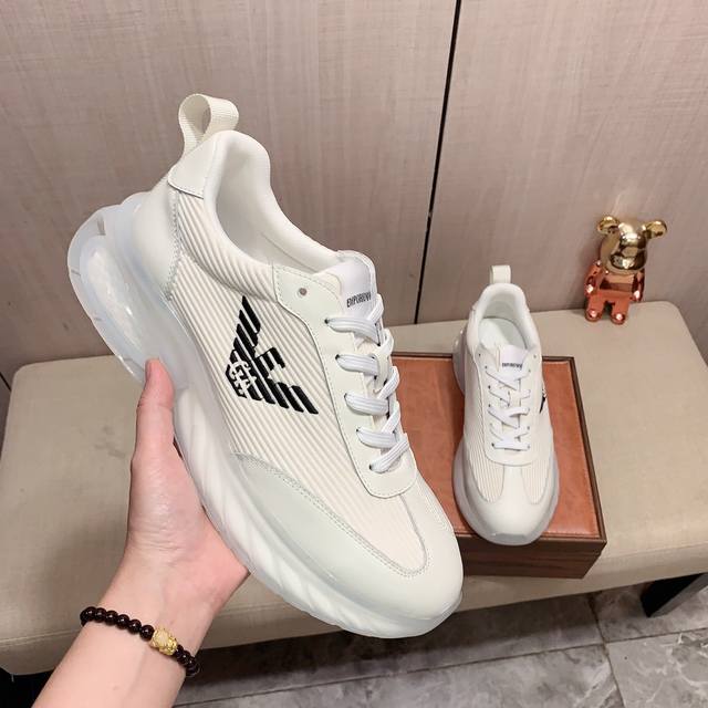 New: Factory price: Armani Armani * latest popular casual shoes, top brand luxury~purchasing agent, top~quality. The shoe upper is made of imported breathable cowhide with breathable sheepskin material, and the foot pads are finely crafted. Original 