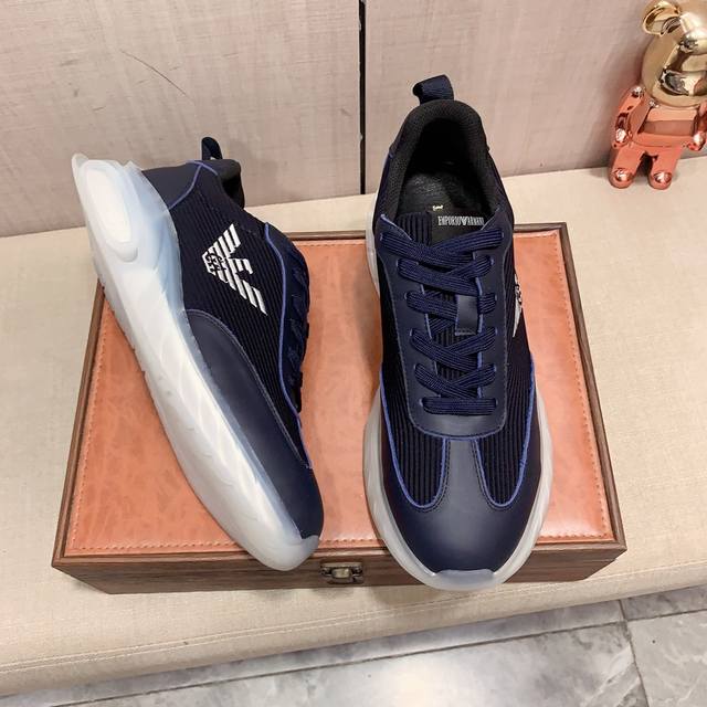 New: Factory price: Armani Armani * latest popular casual shoes, top brand luxury~purchasing agent, top~quality. The shoe upper is made of imported breathable cowhide with breathable sheepskin material, and the foot pads are finely crafted. Original 
