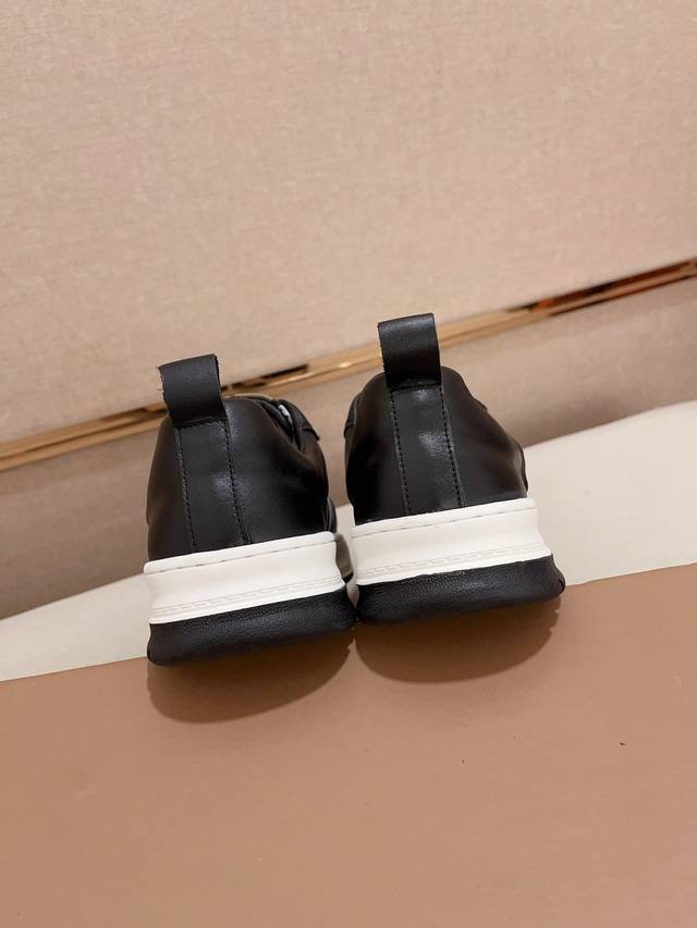 Factory price: Counter synchronized BURBERRY Burberry top purchasing agent synchronized release in size: 38-44. Italian imported cowhide paired with official website fabric. Fully imported sheepskin lining, sole: original factory special supply origi