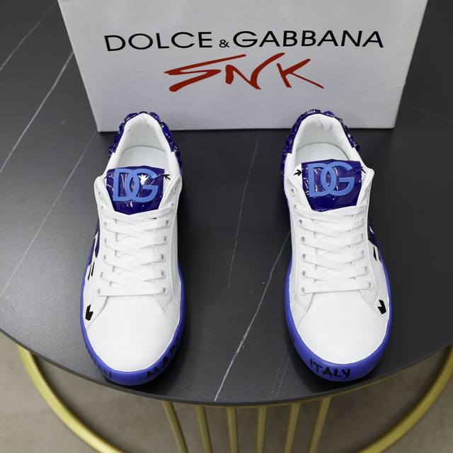 Official website synchronization, couple style DOLCE