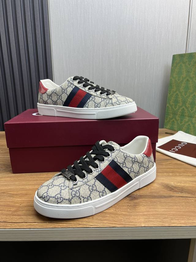 Factory price GUCCI Gucci Classic hot selling white shoes all year round. Standard sizes: women's sizes 35-40, men's sizes 38-44, women's and men's sizes 45. Customizable levels: official website. Original order quality material: original leather, or