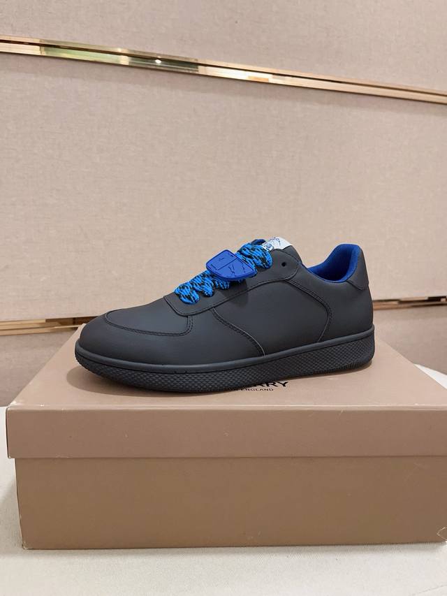 Factory price: synchronized with Burberry and top tier purchasing agents at the counter. Available in size: 38-44. Italian imported cowhide with fully imported sheepskin lining, sole: original factory special supply original sole, exclusive activity