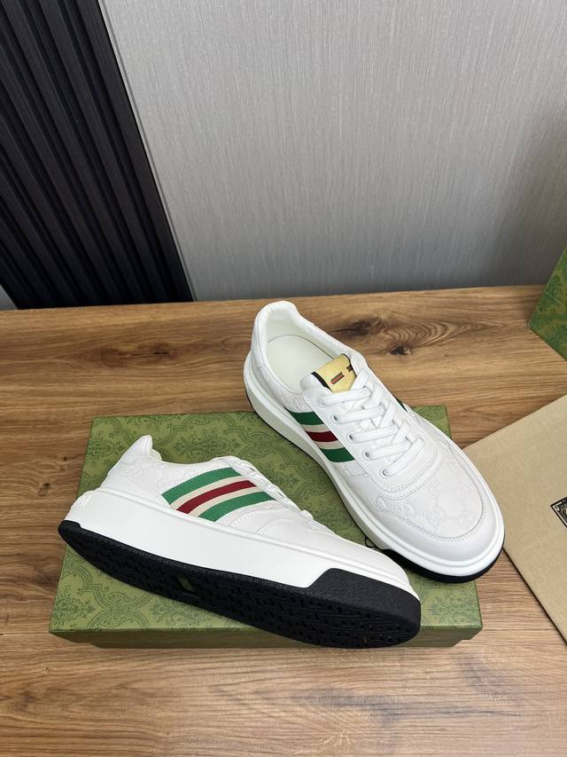 Factory price Gucci high-end quality original single shoe upper: Napa calf leather, lychee grain calf leather, computer embroidery brand totem interior: water dyed cowhide outsole: ultra light TPU rubber; Two tone molded outsole with ultra-high quali