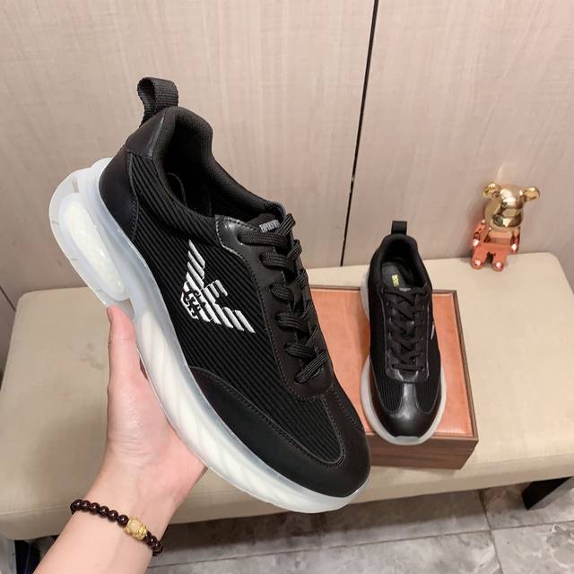 New: Factory price: Armani Armani * latest popular casual shoes, top brand luxury~purchasing agent, top~quality. The shoe upper is made of imported breathable cowhide with breathable sheepskin material, and the foot pads are finely crafted. Original