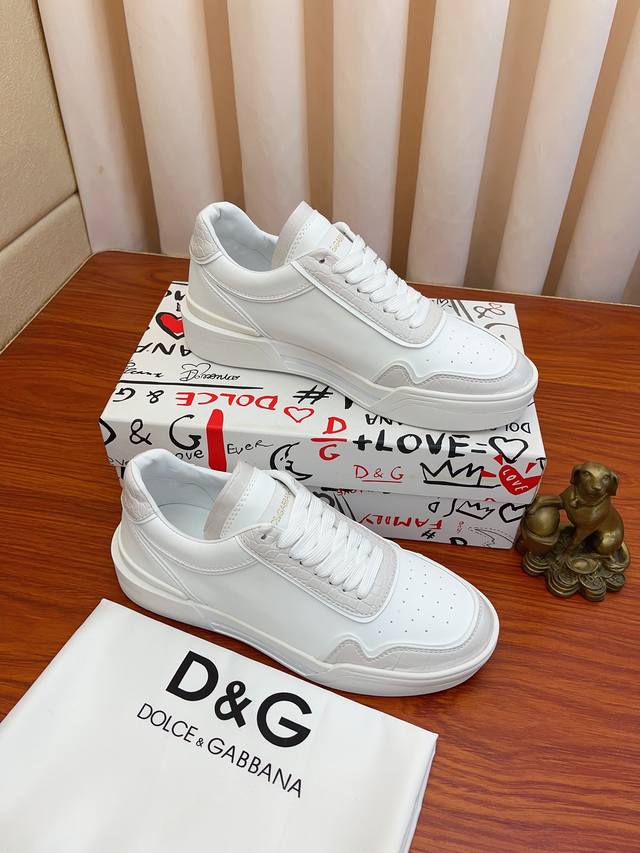 Actual price: Dolce&Gabbana DG original imported top layer cowhide and sheepskin lining, lightweight, comfortable, versatile on the upper foot, original special supply outsole highly favored by trendy men, welcome to compare exquisite and luxurious q
