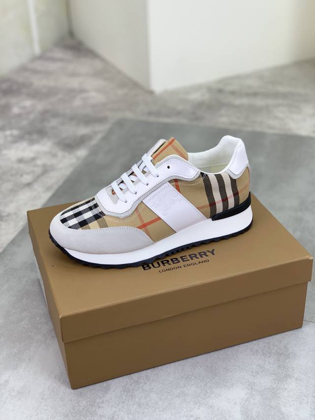 Factory price Knight Burberry sports men's shoes new casual low top men's shoes, new autumn and winter season design, perfect workmanship, set foot lazy style to create cabinet quality, shoe upper: fashionable and exquisite Burberry floral fabric wit