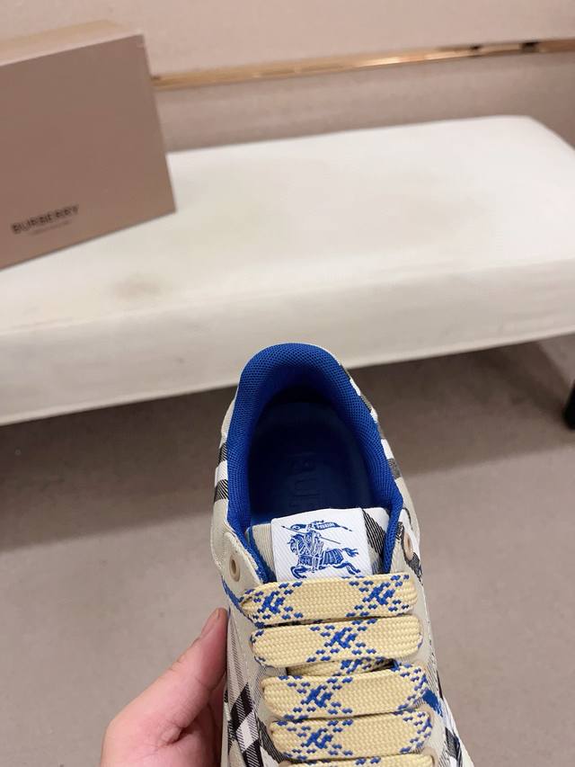 Factory price: synchronized with Burberry and top tier purchasing agents at the counter. Available in size: 38-44. Italian imported cowhide with fully imported sheepskin lining, sole: original factory supplied sole, exclusive activity molded sole for