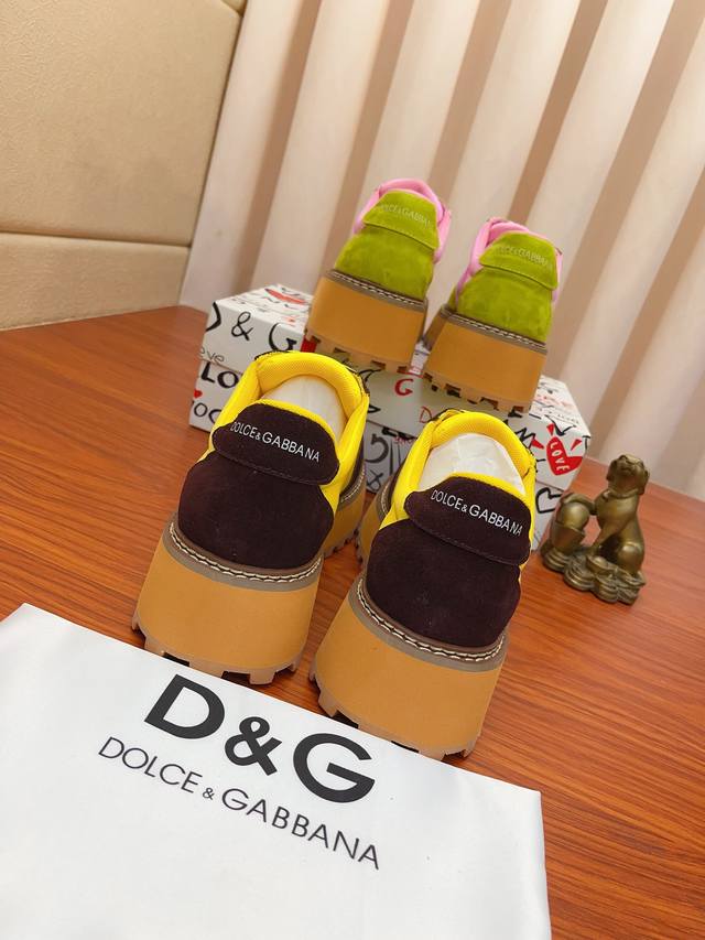 Actual price: Dolce&Gabbana DG original imported top layer cowhide and sheepskin lining, lightweight, comfortable, versatile on the feet, original special supply outsole highly favored by trendy men, welcome to compare exquisite and luxurious quality