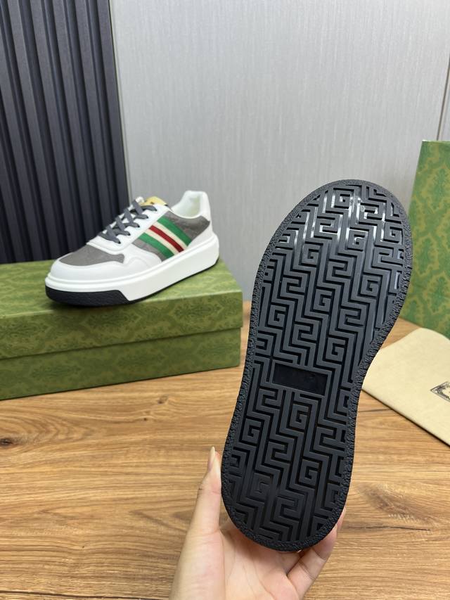 Factory price Gucci high-end quality original single shoe upper: Napa calf leather, lychee grain calf leather, computer embroidery brand totem interior: water dyed cowhide outsole: ultra light TPU rubber; Two tone molded outsole with ultra-high quali