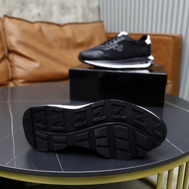 Brand: Armani ARM NI Standard Code: 38-44 45 Customized Grade: Same as on official website Material: Original fabric Comfortable and breathable inner foam Lightweight and wear-resistant outsole Style Category: Men's fashion casual shoes Running sport