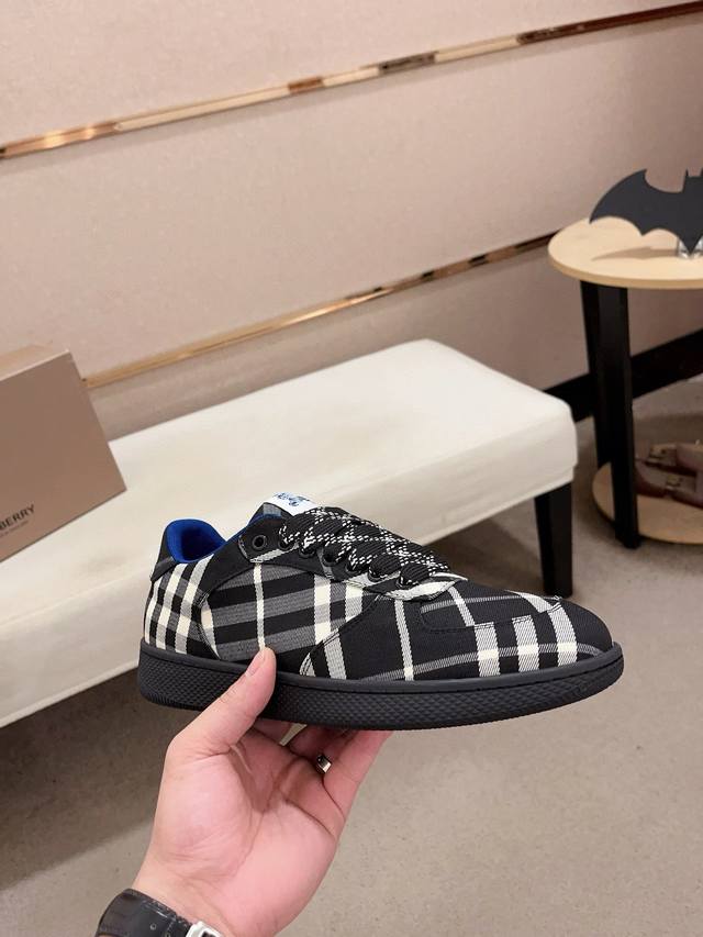 Factory price: synchronized with Burberry and top tier purchasing agents at the counter. Available in size: 38-44. Italian imported cowhide with fully imported sheepskin lining, sole: original factory special supply original sole, exclusive activity 