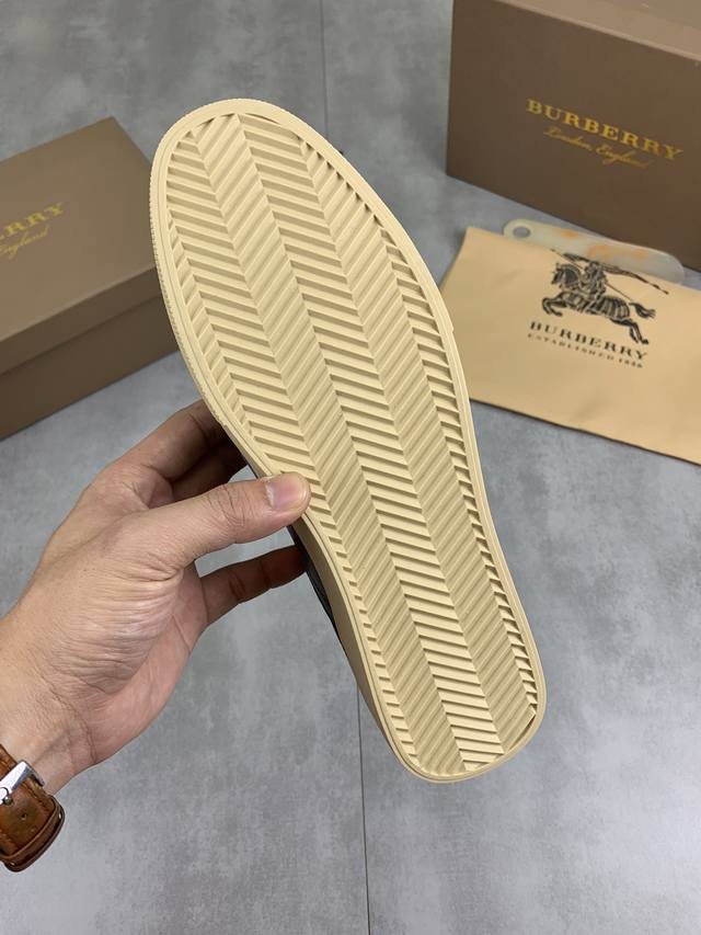 Factory price: Real price Leather and Velvet Knight Burberry sports men's shoes, new casual high top men's shoes, new spring and summer season design, perfect workmanship, set foot lazy style to create cabinet quality, shoe upper: fashionable and exq