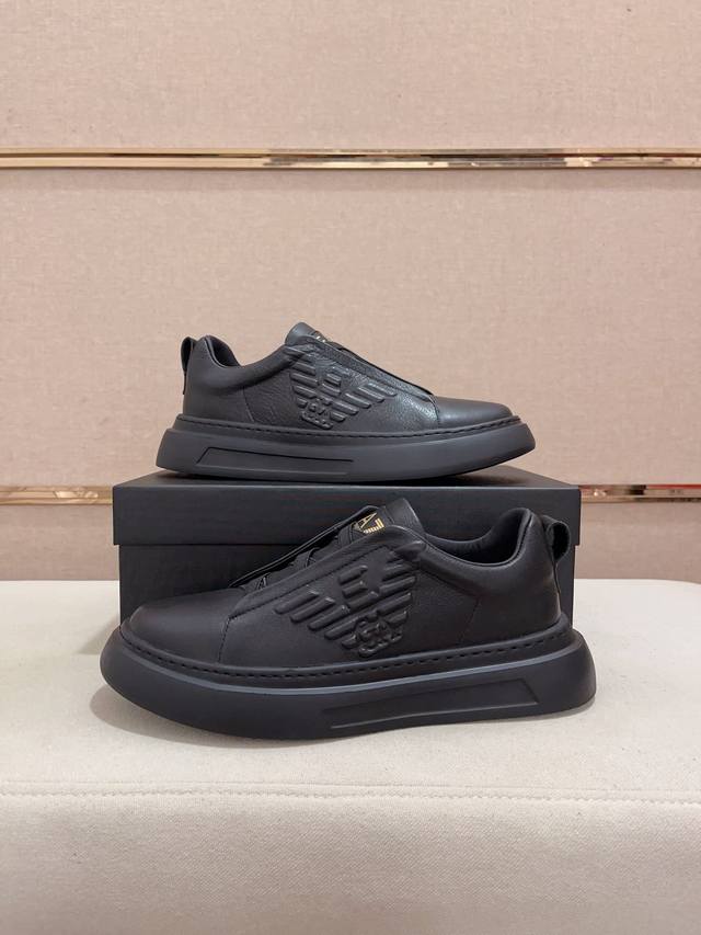 Factory price: Armani official website synchronizes with the latest shoe upper made of imported cowhide. Leather lining, foam outsole, top-notch handmade fine craftsmanship, perfect for those perfectionist men who pursue high luxury quality 38 44