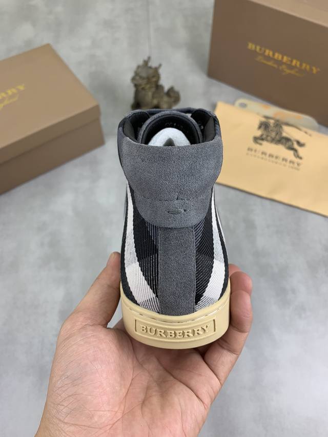 Factory price: Real price Leather and Velvet Knight Burberry sports men's shoes, new casual high top men's shoes, new spring and summer season design, perfect workmanship, set foot lazy style to create cabinet quality, shoe upper: fashionable and exq