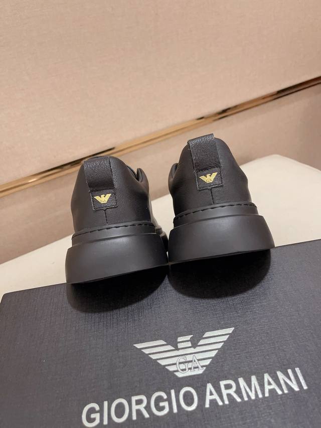 Factory price: Armani official website synchronizes with the latest shoe upper made of imported cowhide. Leather lining, foam outsole, top-notch handmade fine craftsmanship, perfect for those perfectionist men who pursue high luxury quality 38 44