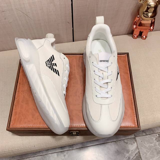 New: Factory price: Armani Armani * latest popular casual shoes, top brand luxury~purchasing agent, top~quality. The shoe upper is made of imported breathable cowhide with breathable sheepskin material, and the foot pads are finely crafted. Original 