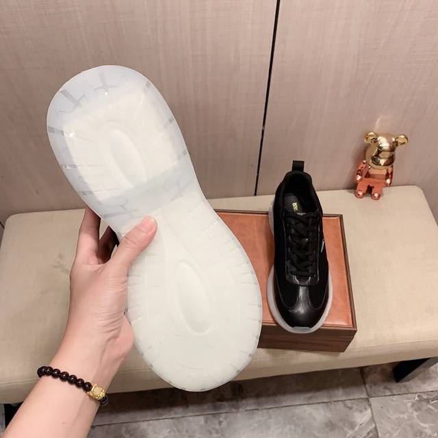 New: Factory price: Armani Armani * latest popular casual shoes, top brand luxury~purchasing agent, top~quality. The shoe upper is made of imported breathable cowhide with breathable sheepskin material, and the foot pads are finely crafted. Original