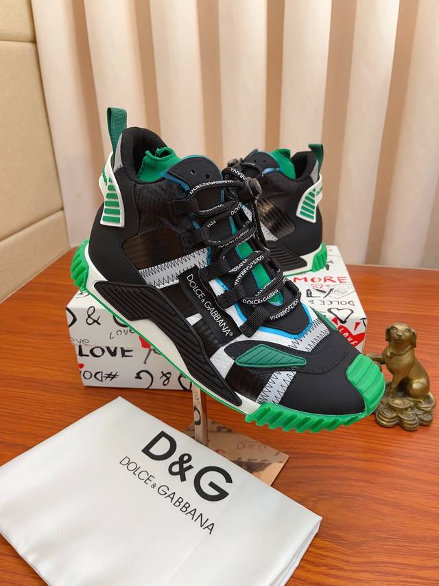Actual price: The new Dolce&Gabbana top of the line original DG heavy industry series, the new casual and fashionable shoe version is simple and atmospheric, fashionable and exclusive, stylish and generous. Original imported calf leather with comfort