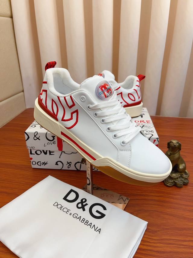 Actual price: Dolce&Gabbana DG original imported top layer cowhide and sheepskin lining, lightweight, comfortable, versatile on the feet, original special supply outsole highly favored by trendy men, welcome to compare exquisite and luxurious quality