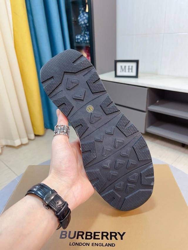 The factory price of Burberry Burbdrry's latest popular casual shoes with the same high version on the official website is the top brand luxury~purchasing agent. The upper is made of imported cowhide patchwork fabric, the original material is high-en