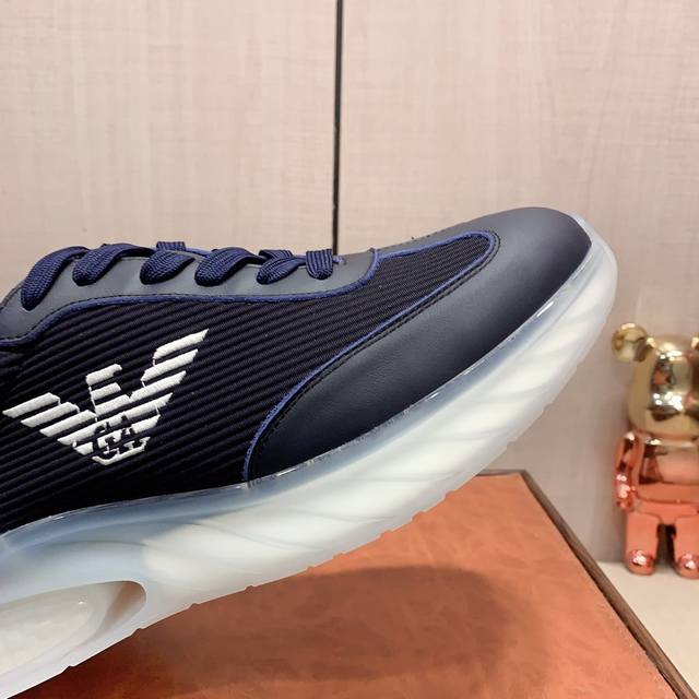 New: Factory price: Armani Armani * latest popular casual shoes, top brand luxury~purchasing agent, top~quality. The shoe upper is made of imported breathable cowhide with breathable sheepskin material, and the foot pads are finely crafted. Original 