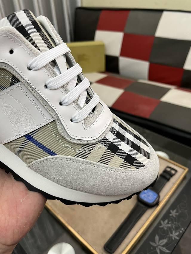 Burberry men's fashionable and trendy casual shoes, with high-quality imported cowhide brand special printed fabric on the upper, breathable sheepskin lining and foot pads, exquisite workmanship, high-end atmosphere, and a fashionable model shape. Ru