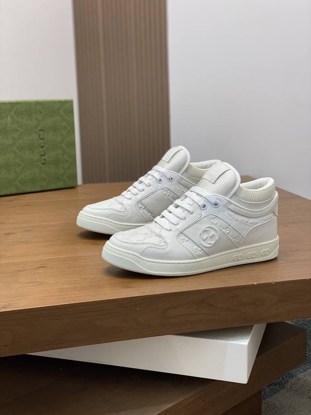 Gucci - High quality original - Upper: Nappa calf leather, Lychee grain calf leather, computer embroidery brand totem - Inner: Water dyed calf leather - outsole: Ultra light TPU rubber; Two tone molded outsole - Ultra high quality control workmanship