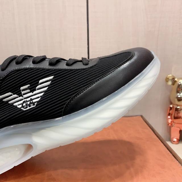 New: Factory price: Armani Armani * latest popular casual shoes, top brand luxury~purchasing agent, top~quality. The shoe upper is made of imported breathable cowhide with breathable sheepskin material, and the foot pads are finely crafted. Original