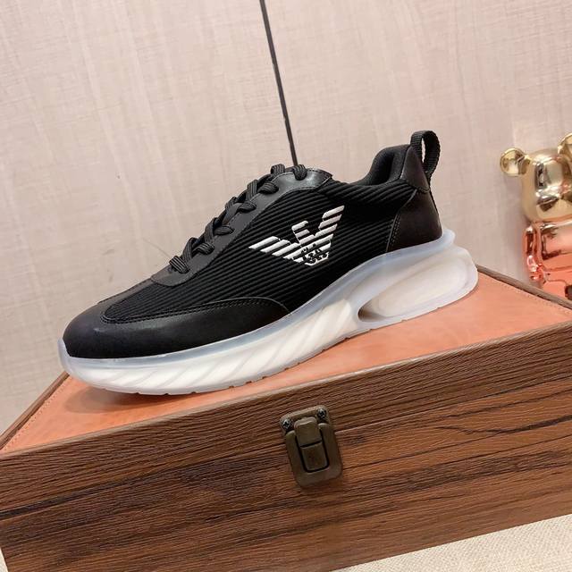 New: Factory price: Armani Armani * latest popular casual shoes, top brand luxury~purchasing agent, top~quality. The shoe upper is made of imported breathable cowhide with breathable sheepskin material, and the foot pads are finely crafted. Original