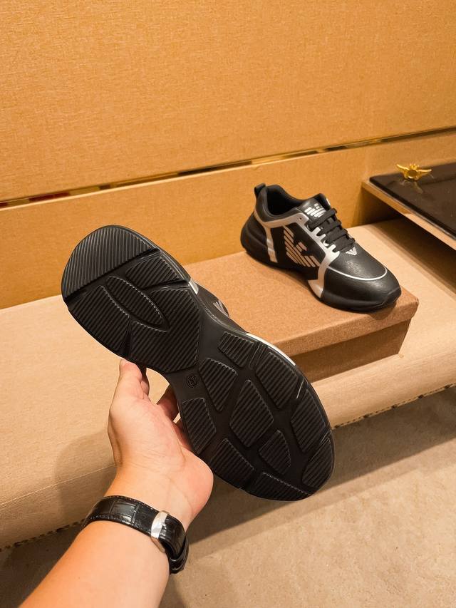 Factory approved Armani men's shoes high-end brand official website 1:1 latest masterpiece: The upper is made of original Italian official website special technology fabric, matched with original comfortable and breathable inner lining, and the origi