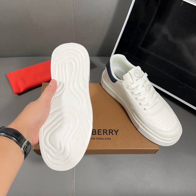 Real price without profit! The latest casual and fashionable men's shoes on Burberry's official website, with a popular and simple style, are exclusive to trendy men Unique official website latest brand element original decoration, fashionable and ge