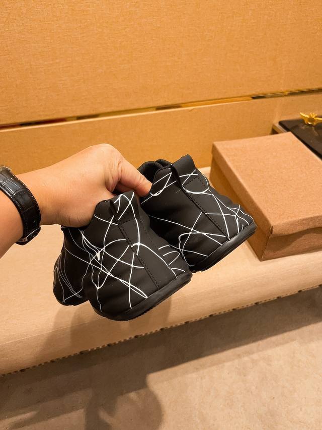 Factory approved Armani men's shoes high-end brand official website 1:1 latest masterpiece: The upper is made of imported Italian top layer cowhide, the original version is comfortable and breathable, and the original designated anti slip outsole ins