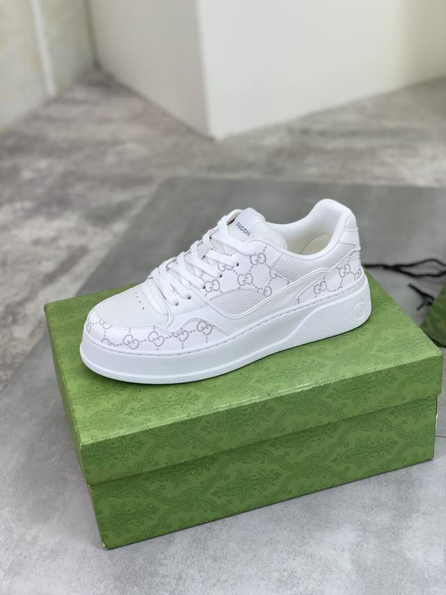 Factory price, real price, top of the line Gucci 24SS counter, latest couple style, thick soled Gucci white shoes, purchasing level Gucci's latest lightweight thick soled white shoes! Top tier chip version! Do you have the same feeling of 