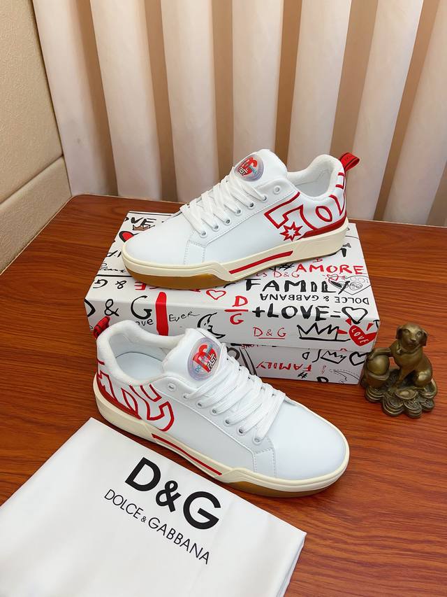 Actual price: Dolce&Gabbana DG original imported top layer cowhide and sheepskin lining, lightweight, comfortable, versatile on the feet, original special supply outsole highly favored by trendy men, welcome to compare exquisite and luxurious quality