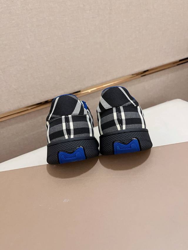 Factory price: synchronized with Burberry and top tier purchasing agents at the counter. Available in size: 38-44. Italian imported cowhide with fully imported sheepskin lining, sole: original factory special supply original sole, exclusive activity 