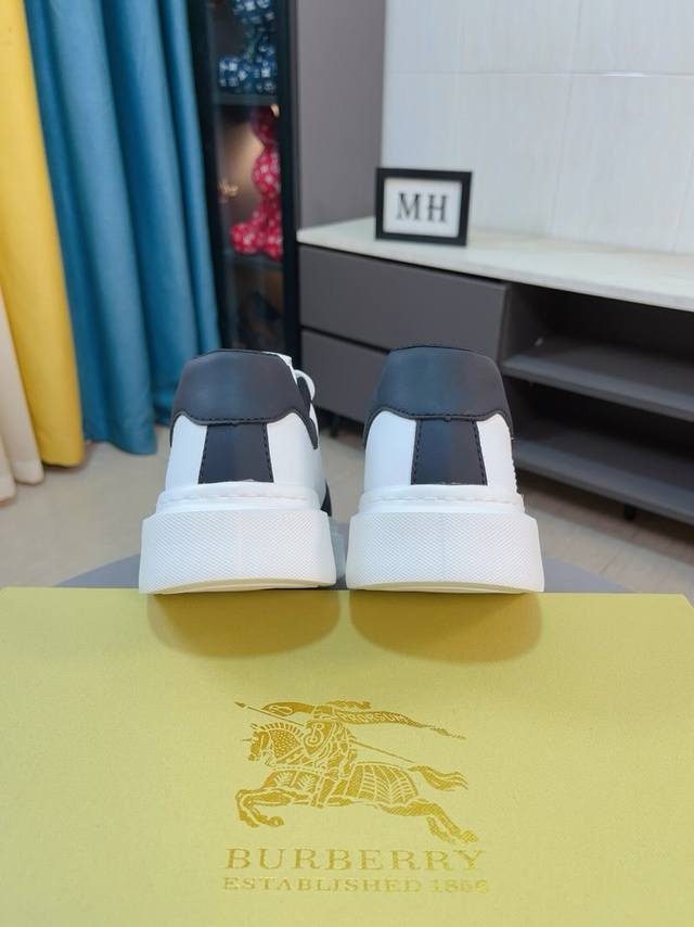 The factory price of Burberry's new lace up casual men's shoes is ahead of the market, with superior materials and workmanship compared to all versions in the market. The top layer of cowhide is shipped with imported original leather lining, and the 